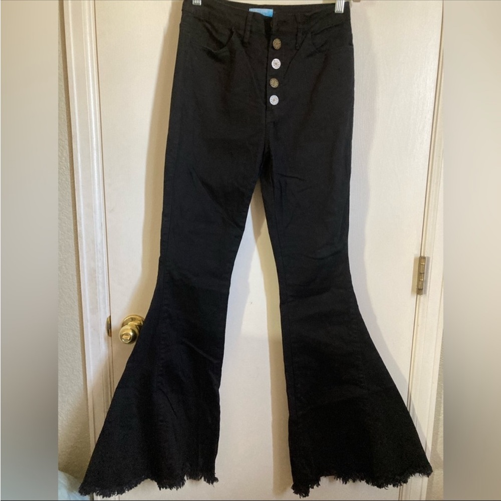 Mumu Jean’s Button Fly Bell Bottom’s w/ Raw Hem